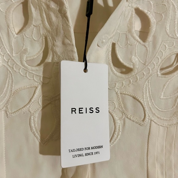✨NWT✨ Reiss Floral Embroidered Button Down Blouse with Cut-Out Details Cream - 4 - Picture 8 of 16